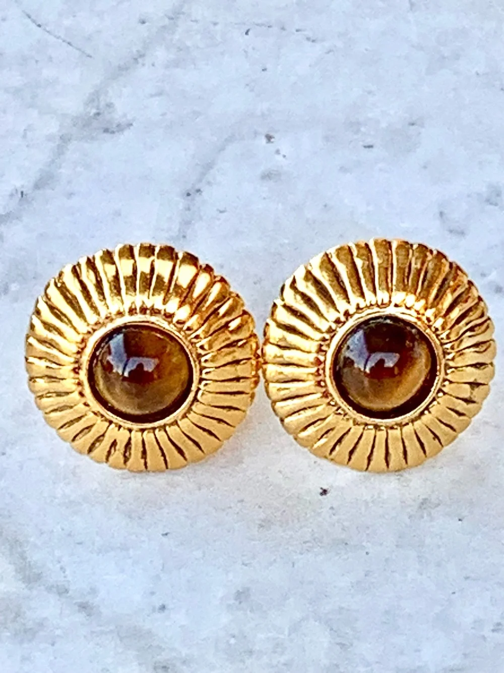 CHANEL 24K GOLD PLATED TIGERS EYE STONE Round Button CLIP Earrings VINTAGE 1986
